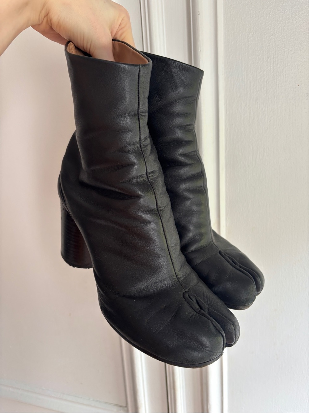 Authentic Maison Margiela Black Heel Tabi Leather Ankle Boots - Women size 39